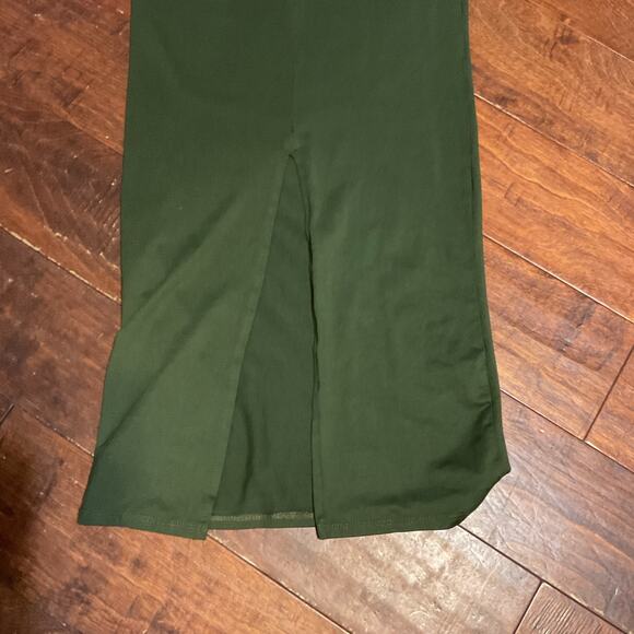 2 Fitted Stretch Dresses - Size Medium - Picture 10 of 11